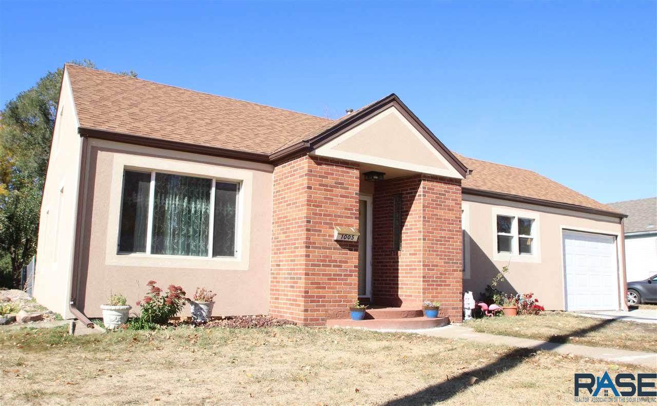 1005 Kiwanis Ave - Photo 1