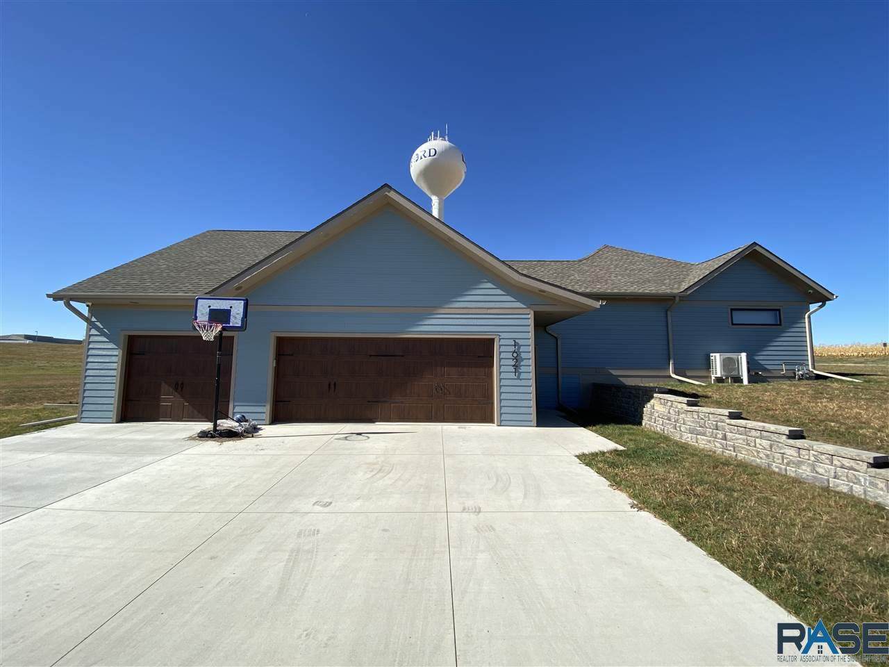 1621 Manfred Dr - Photo 1