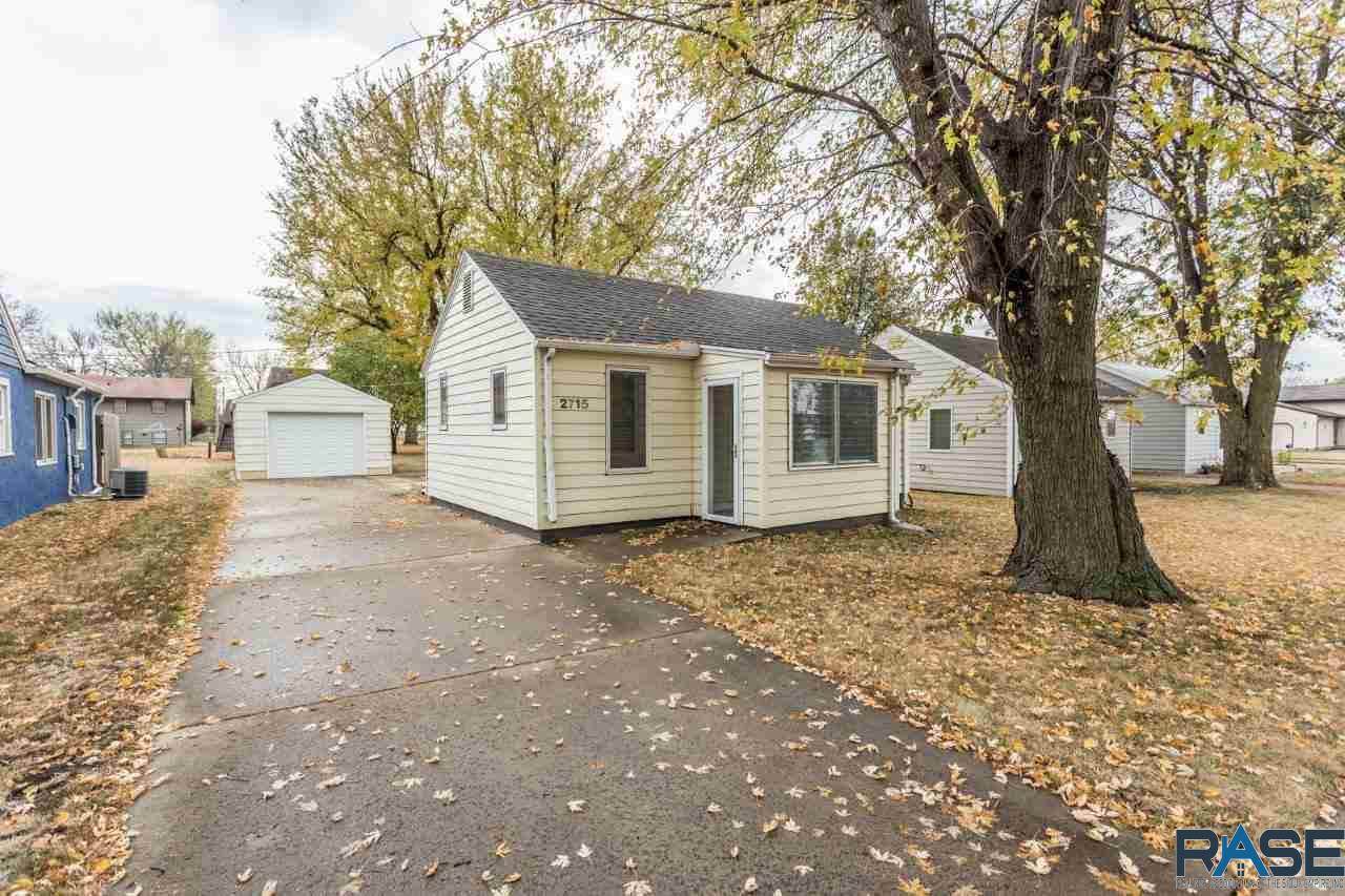 2715 Bailey St - Photo 1