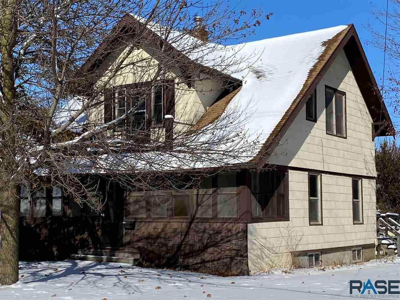 420 4th St - Photo 1