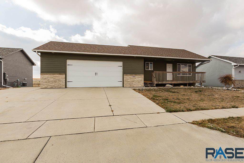 909 Trojan Ave - Photo 1