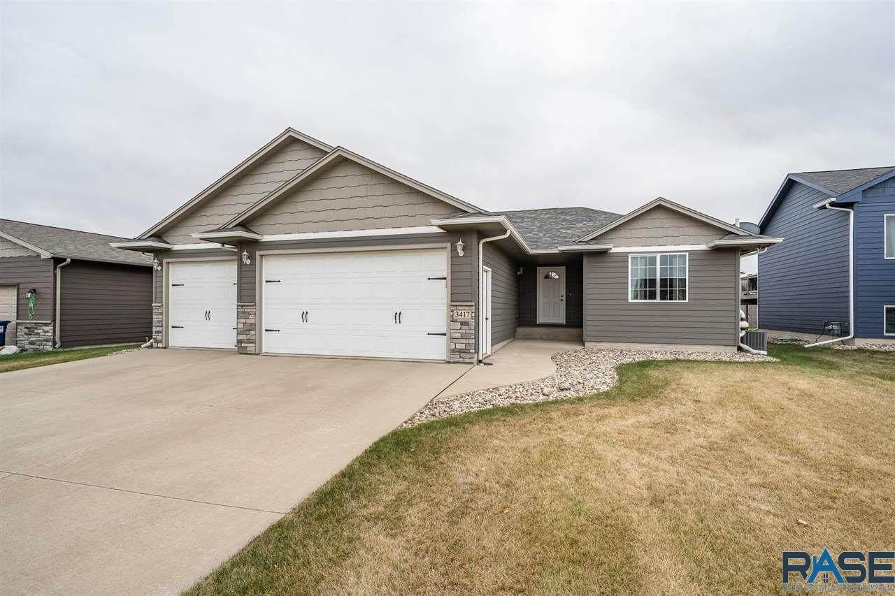 3417 Brewster St - Photo 1