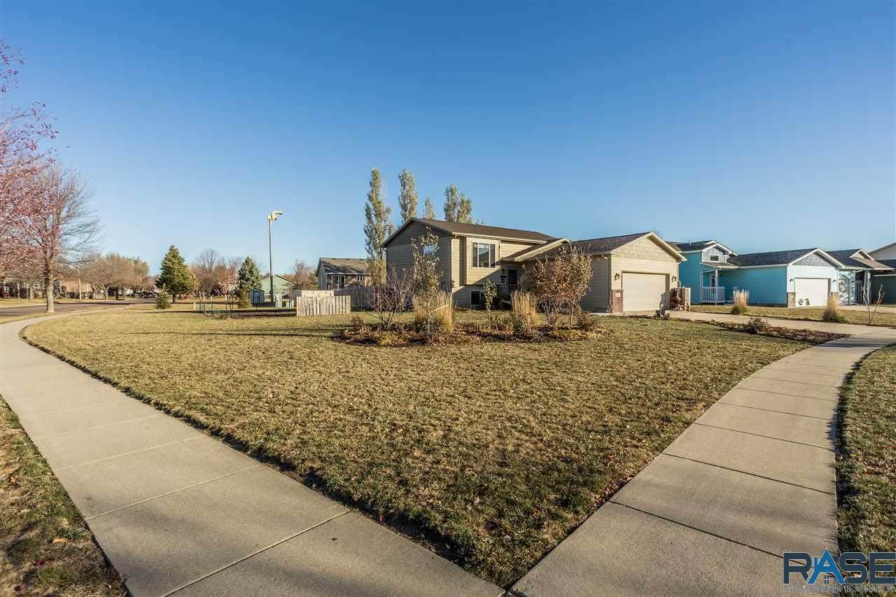 800 Hemlock St - Photo 1