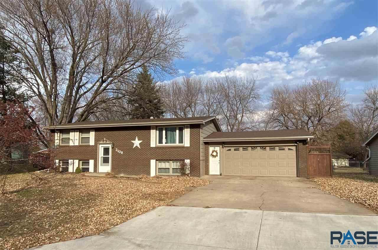 2108 Sylvan Cir - Photo 1