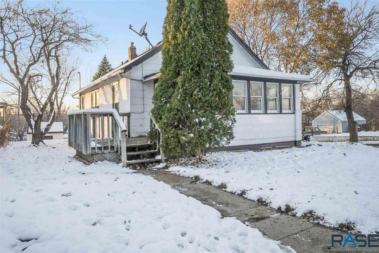 813 Blauvelt Ave - Photo 1