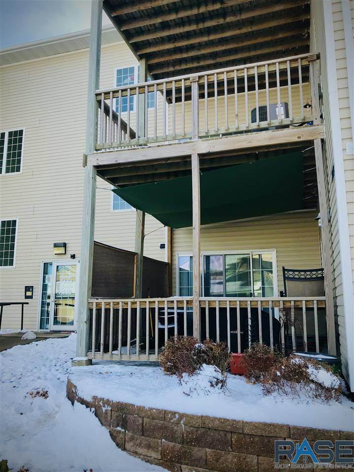 7434 Louise Ave - Photo 1