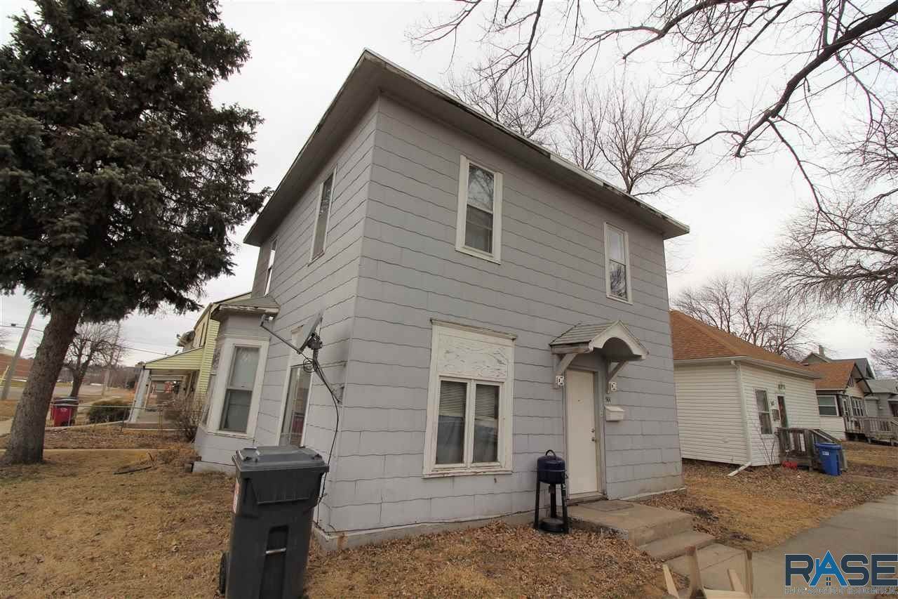 501 Nesmith Ave - Photo 1