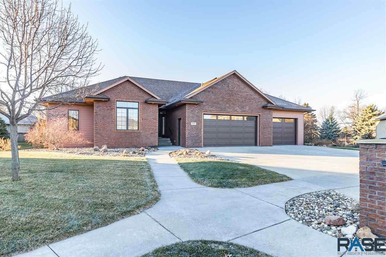 905 Quail Run Cir - Photo 1