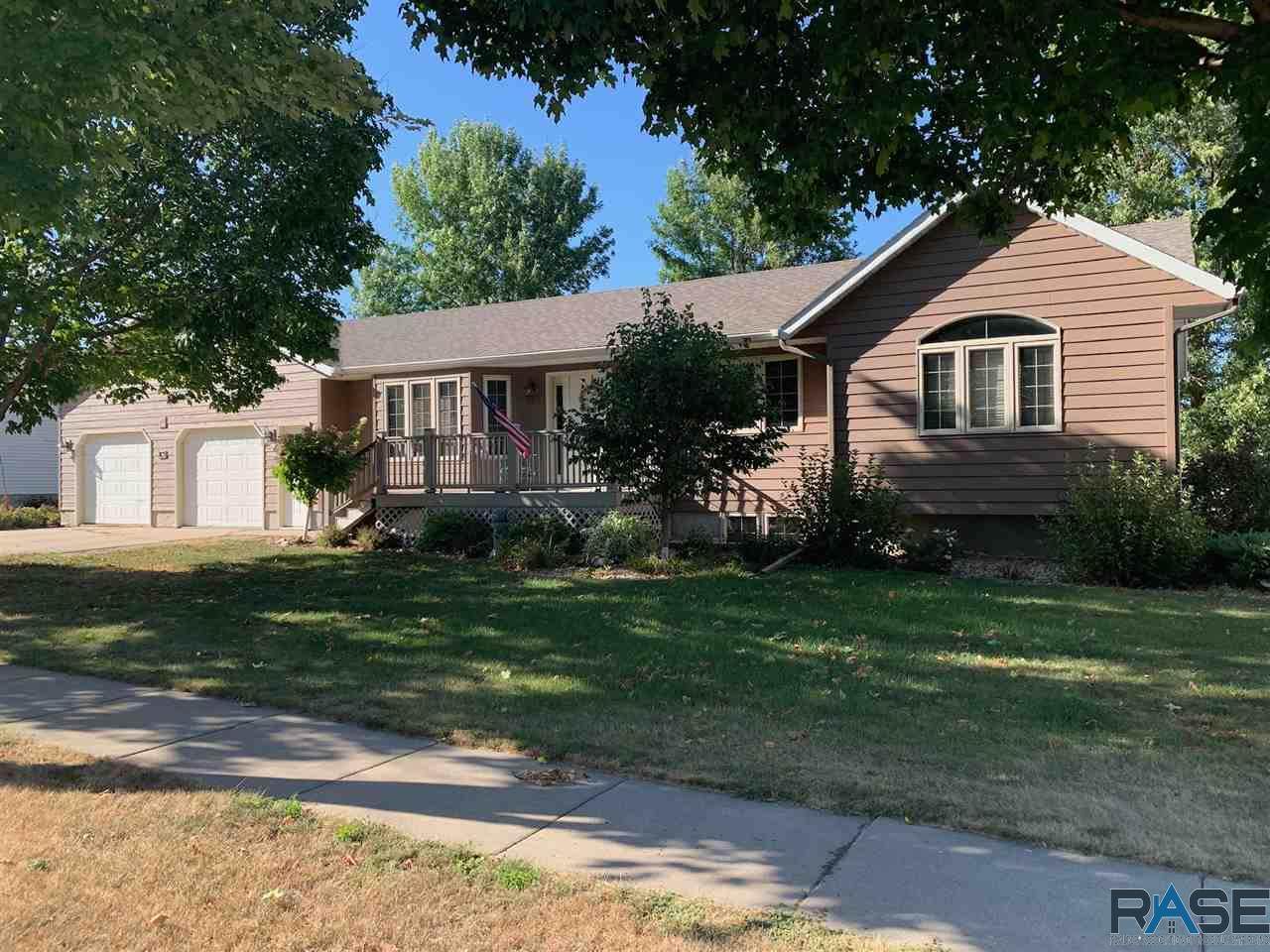 501 Veterans Dr - Photo 1