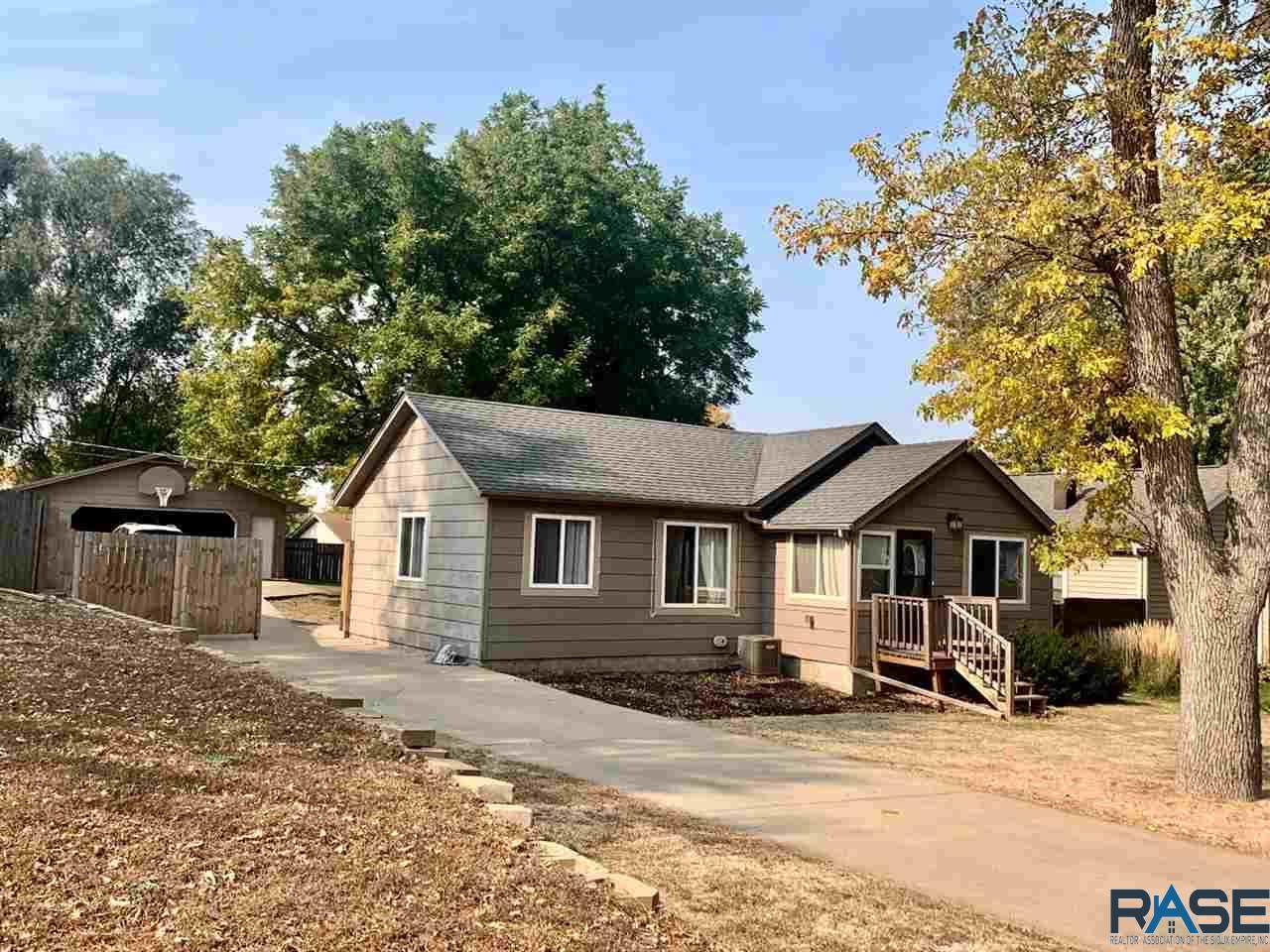 1119 Cleveland Ave - Photo 1
