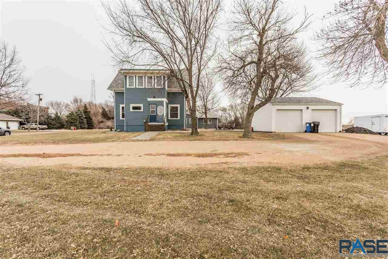 592 Juniper St - Photo 1