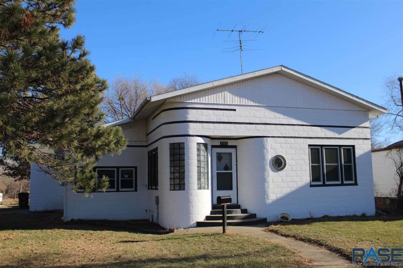 202 Tama St - Photo 1