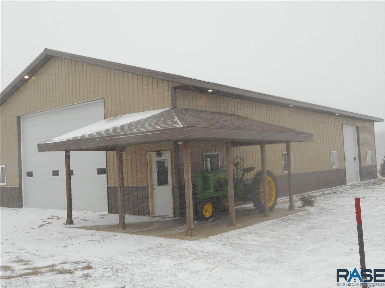 401 1st St - Photo 1