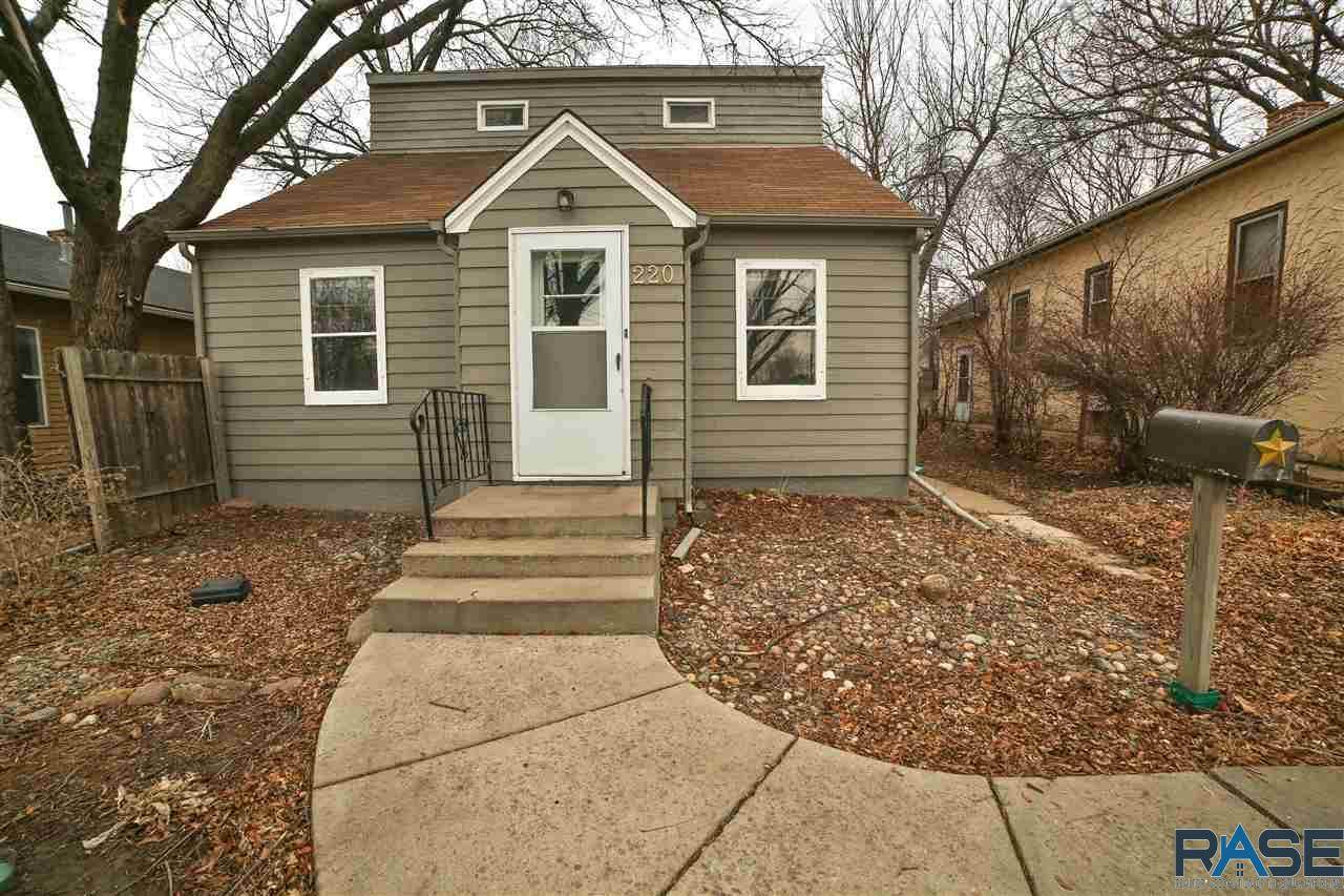 220 Covell Ave - Photo 1