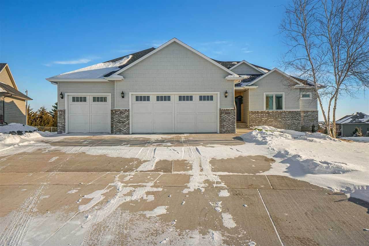 2601 Oak Hill Dr - Photo 1
