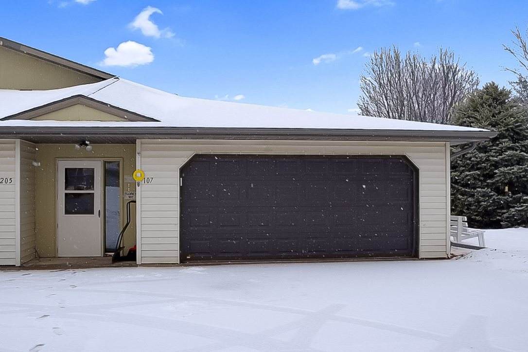 500 Vandemark Ave - Photo 1