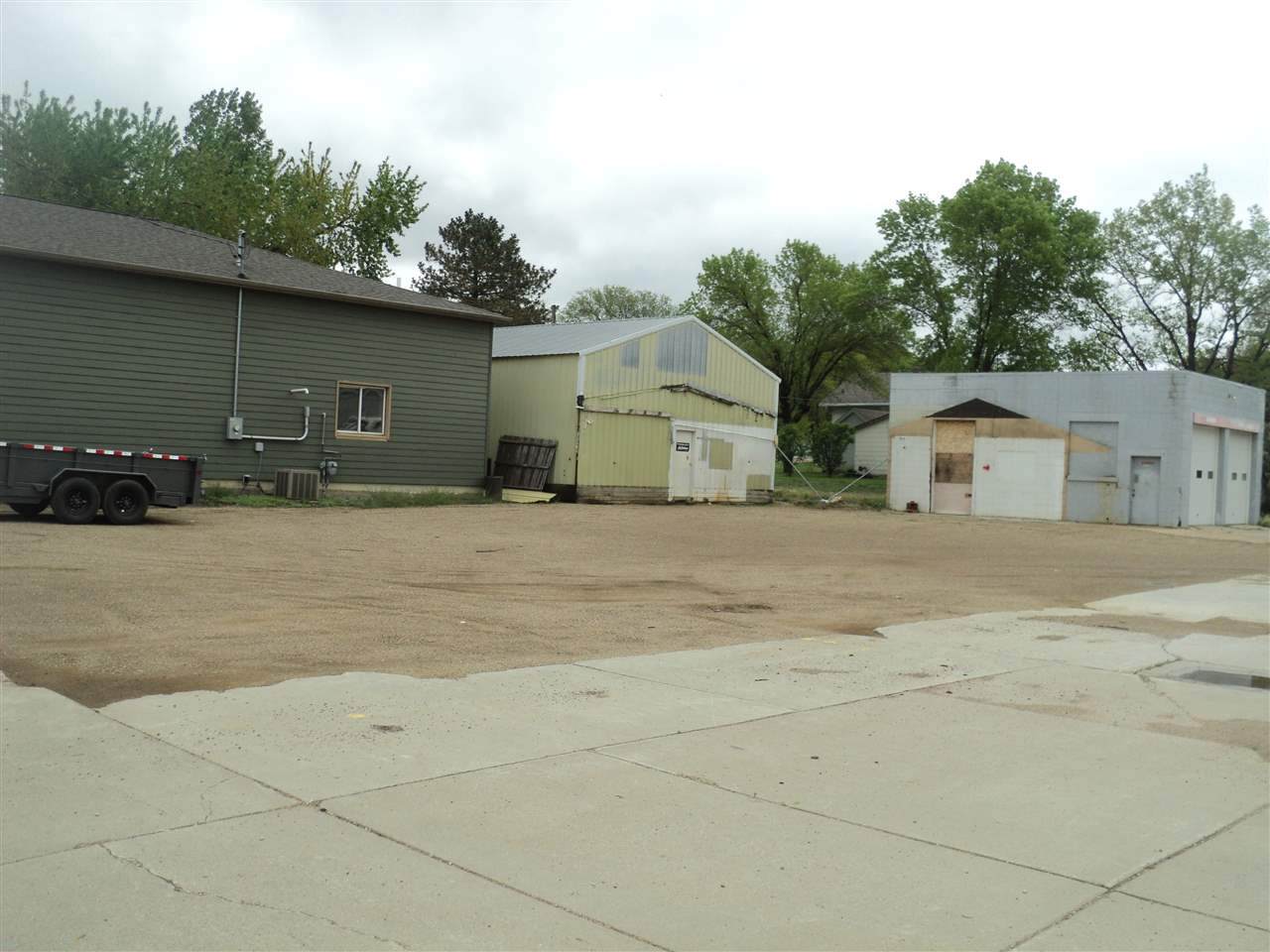 504 5th St - Photo 1