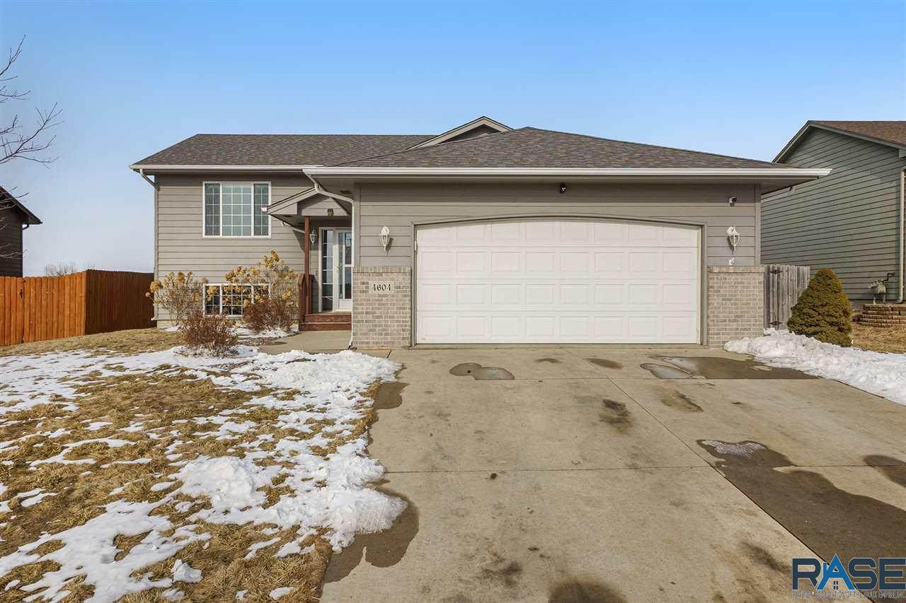 4604 Kathleen St - Photo 1
