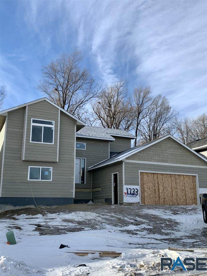 1733 Tracy Ln - Photo 1