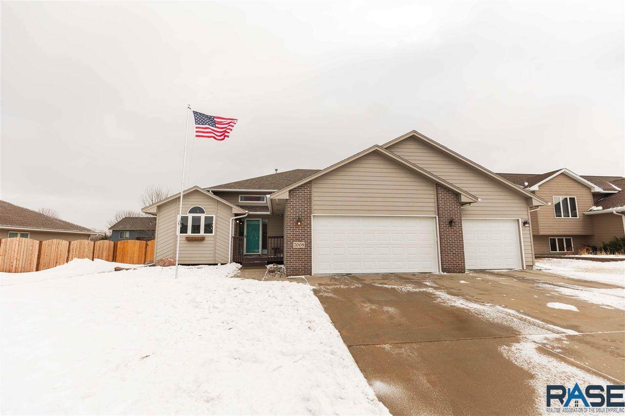 7008 Crane Ave - Photo 1