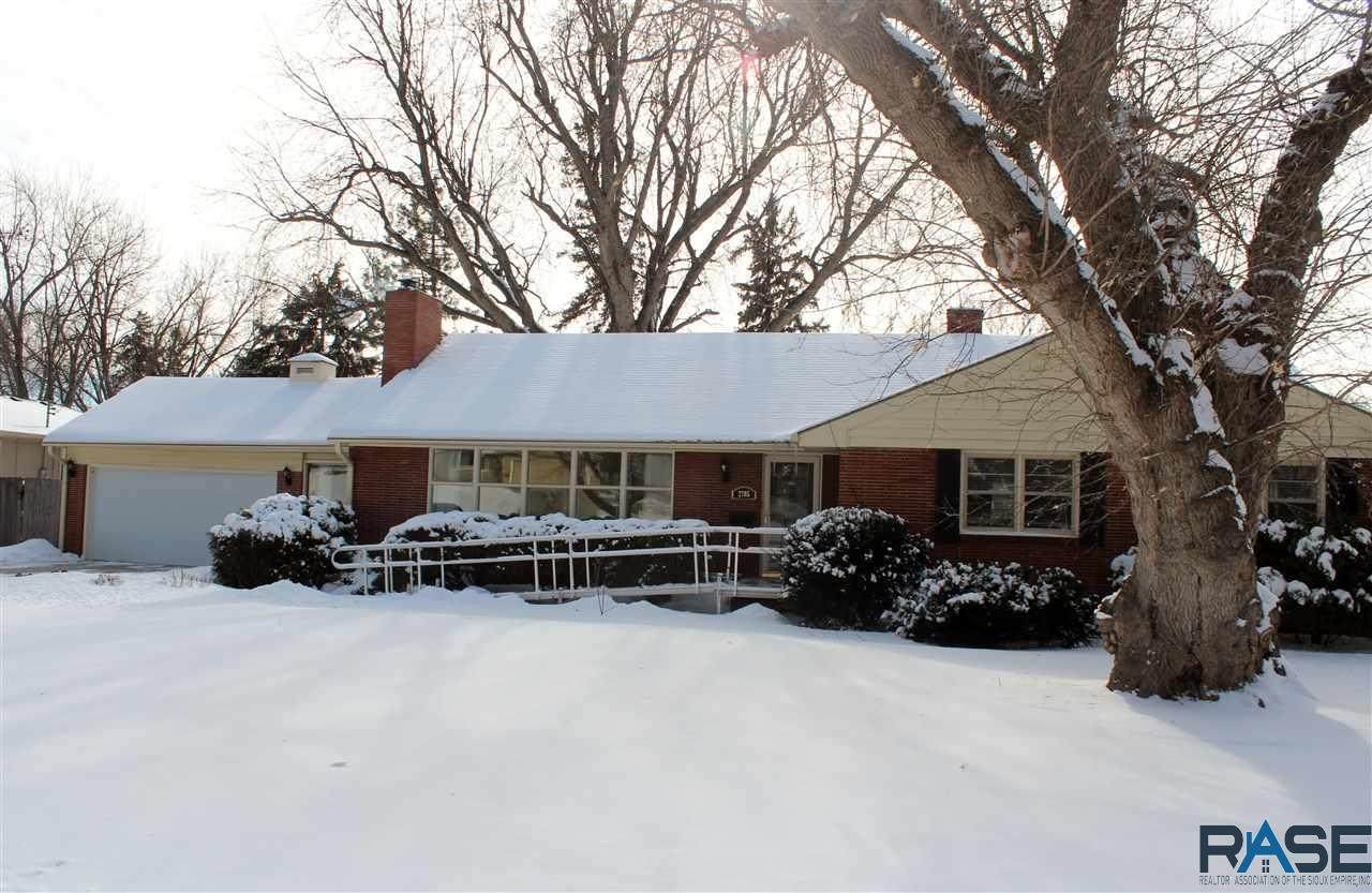 2705 22nd St - Photo 1