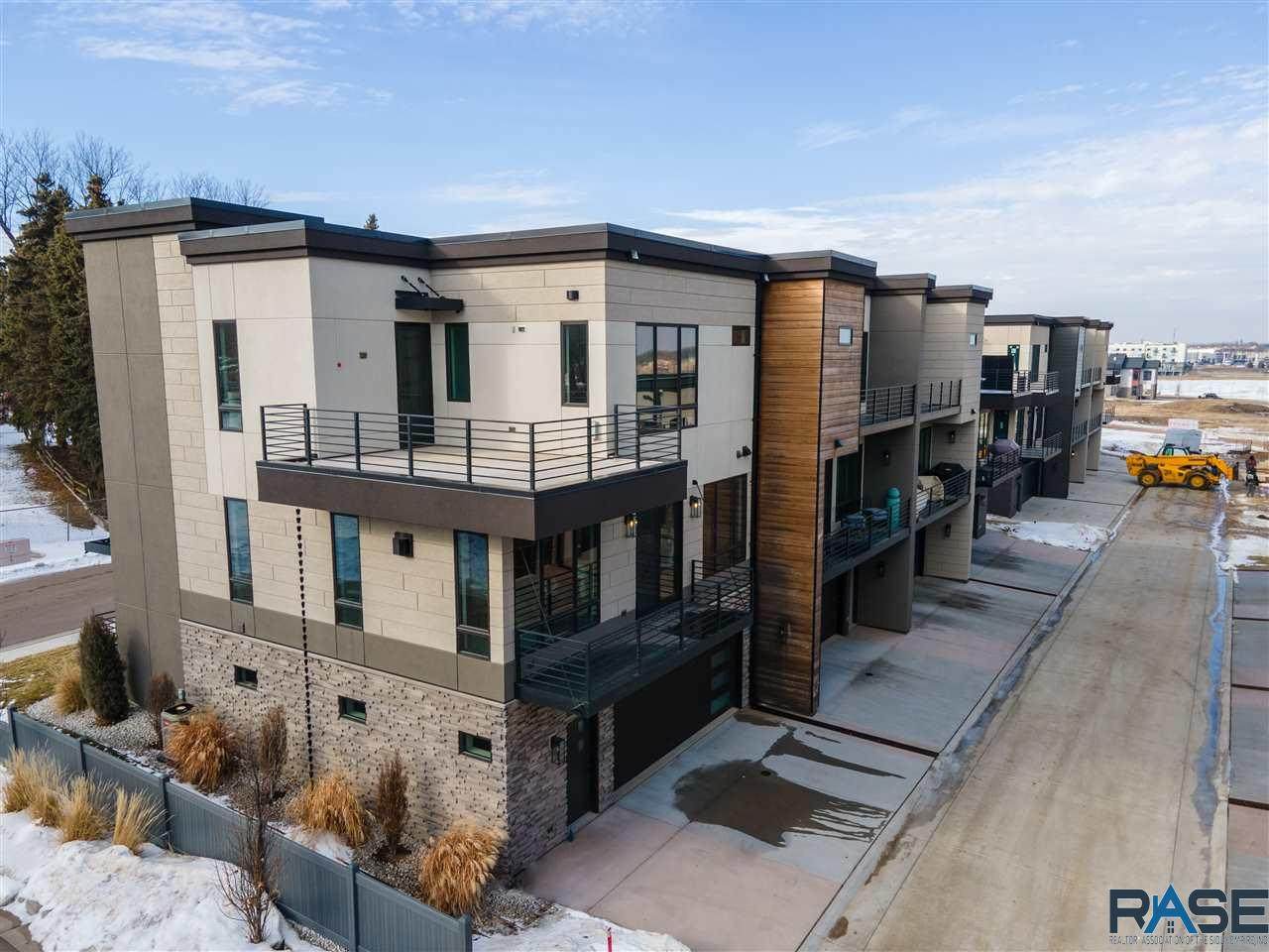 2816 Oriya Pl - Photo 1