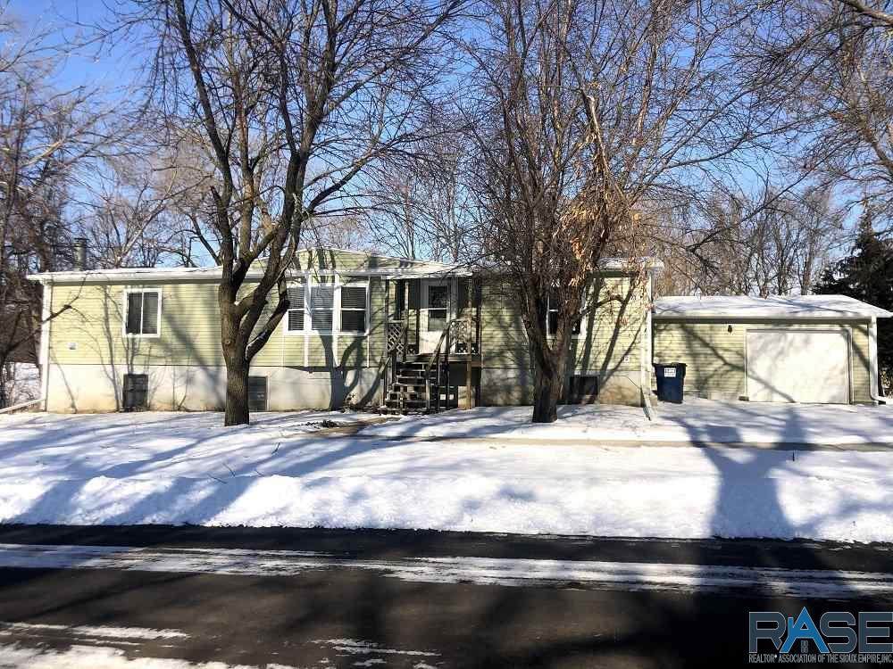 320 5th St - Photo 1