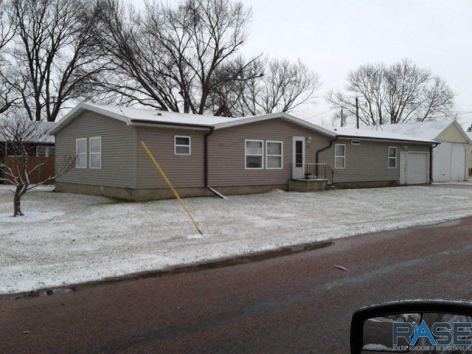 601 6th Ave - Photo 1