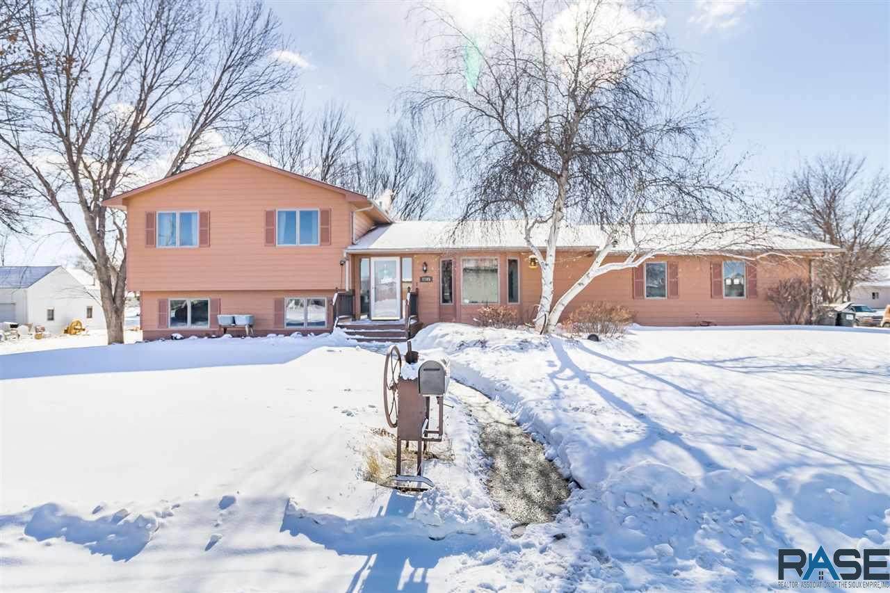 7105 Songbird St - Photo 1