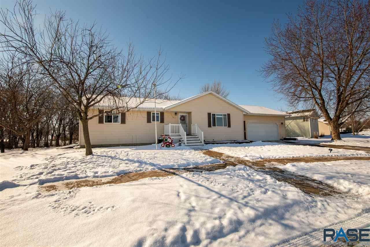 1119 Elder St - Photo 1