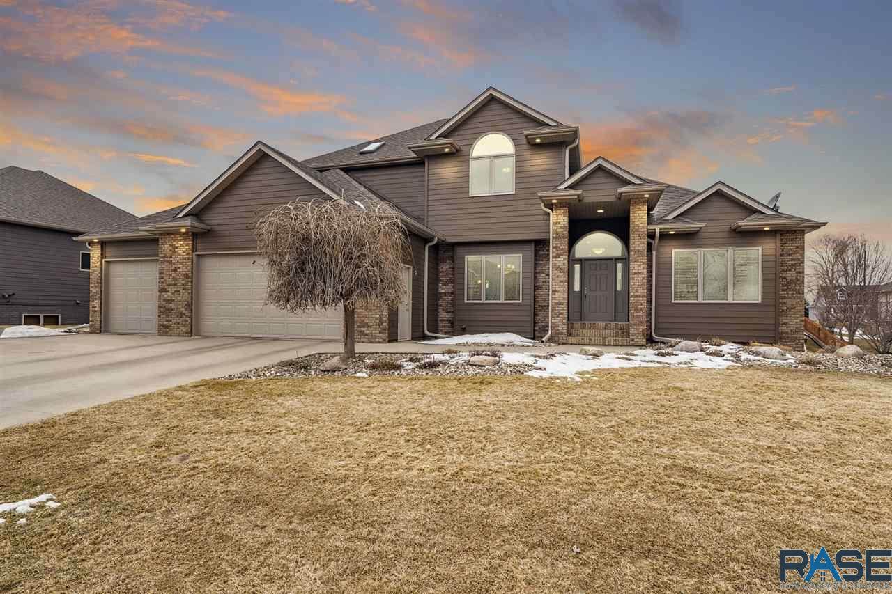 613 Outlook Dr - Photo 1