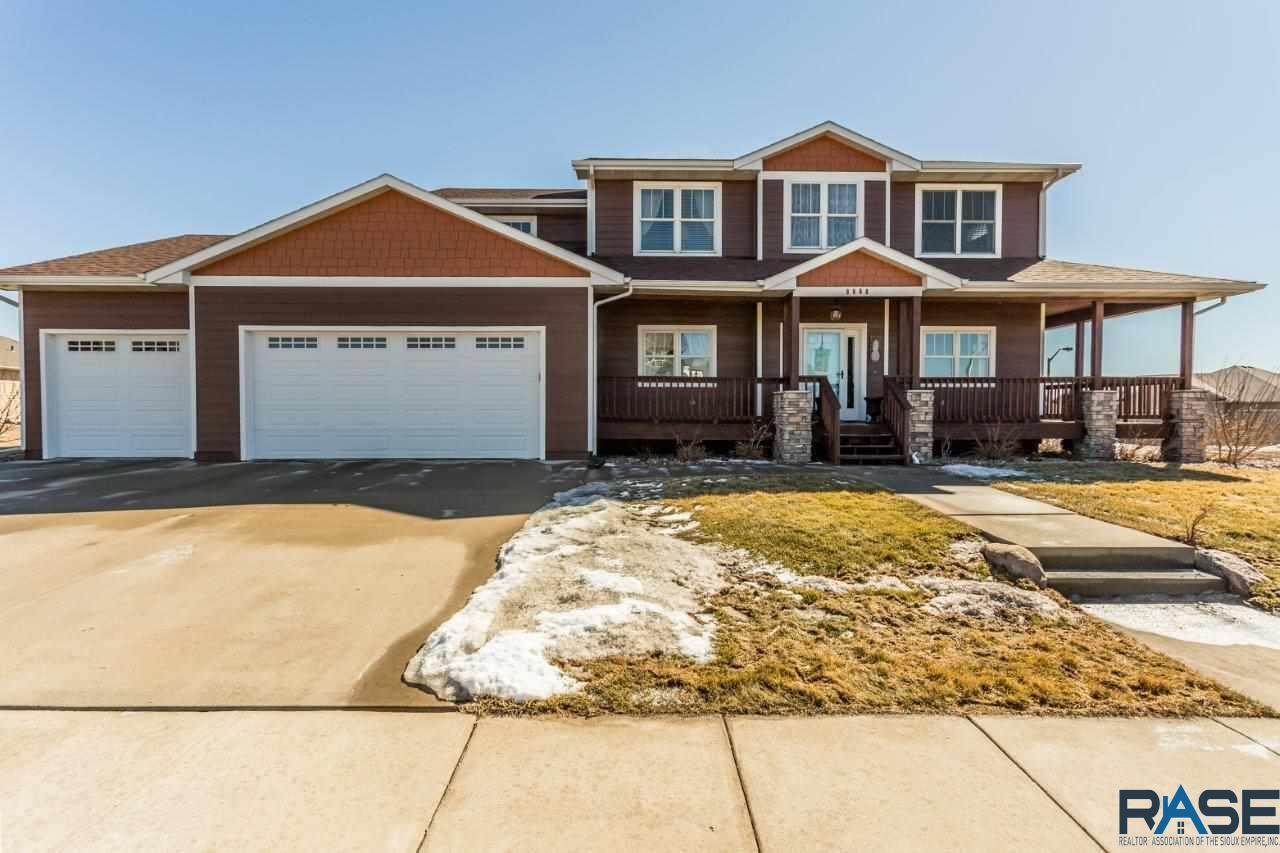 8008 Red Hill Cir - Photo 1