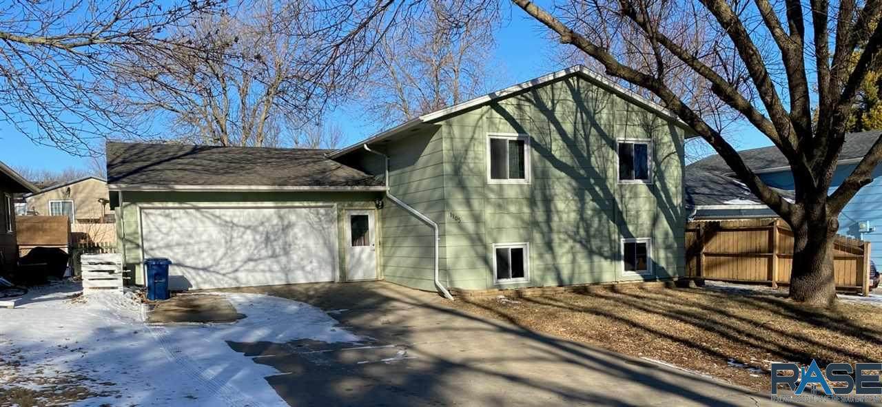 1105 Joliet Ave - Photo 1