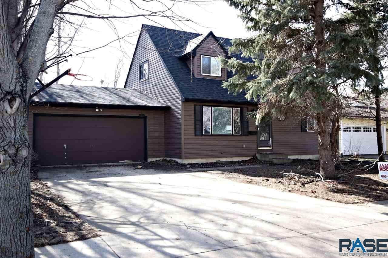 4509 Oak St - Photo 1