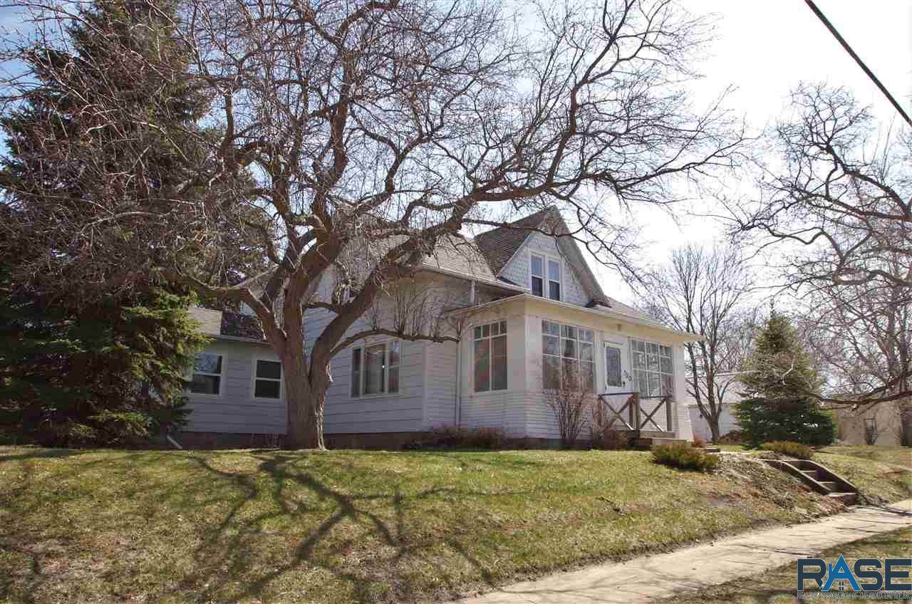 700 2nd St - Photo 1