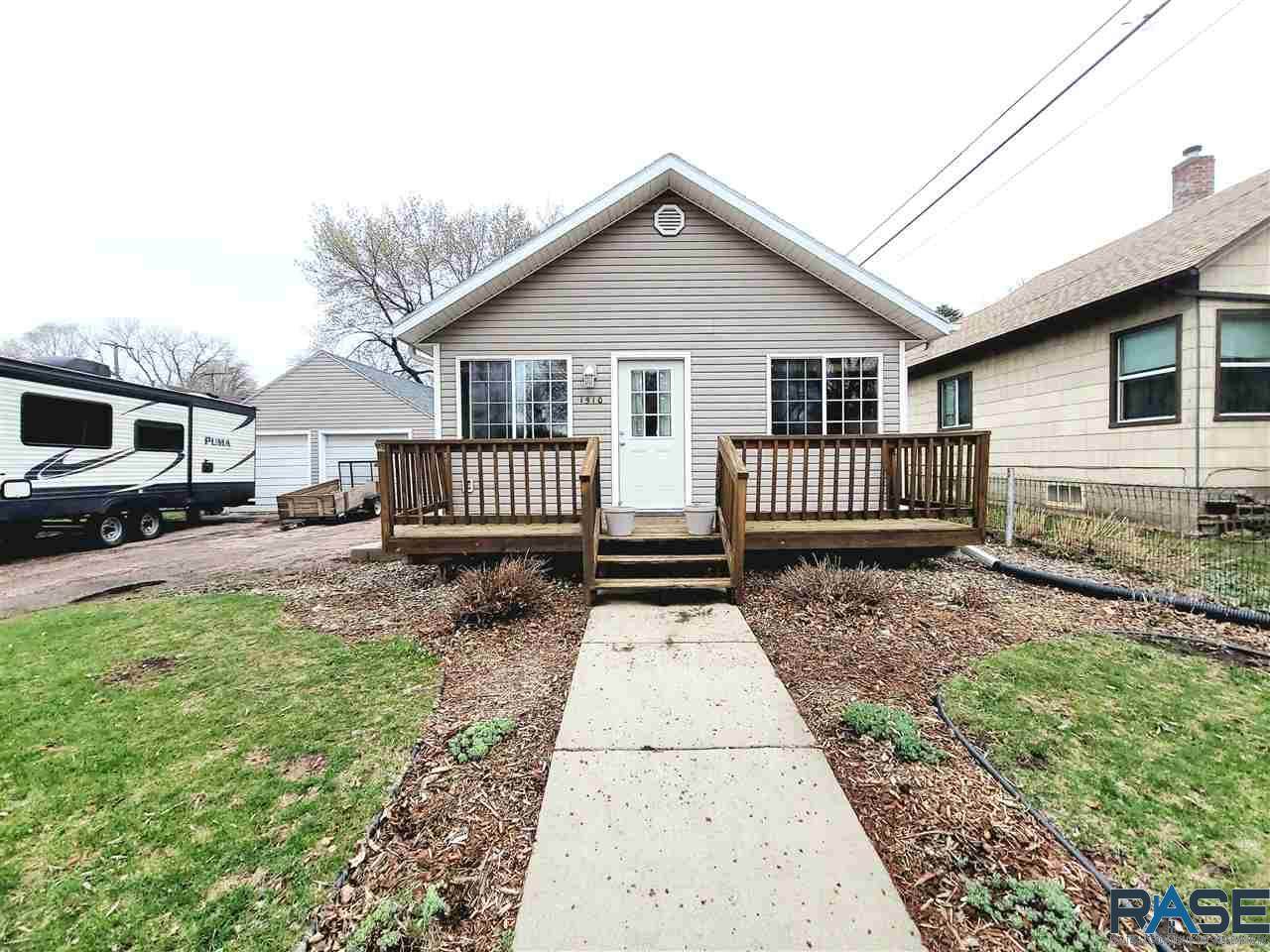 1510 Sioux St - Photo 1