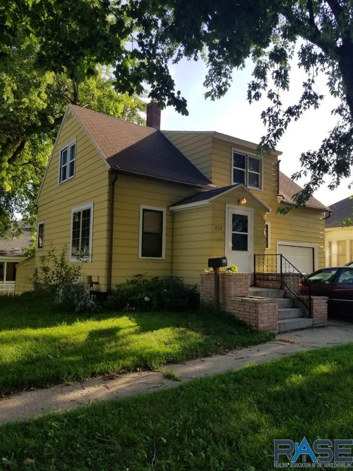 416 Maple St - Photo 1