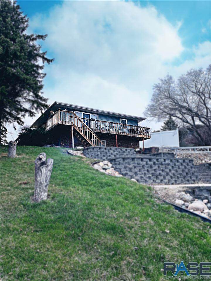 1436 Lake Dr - Photo 1