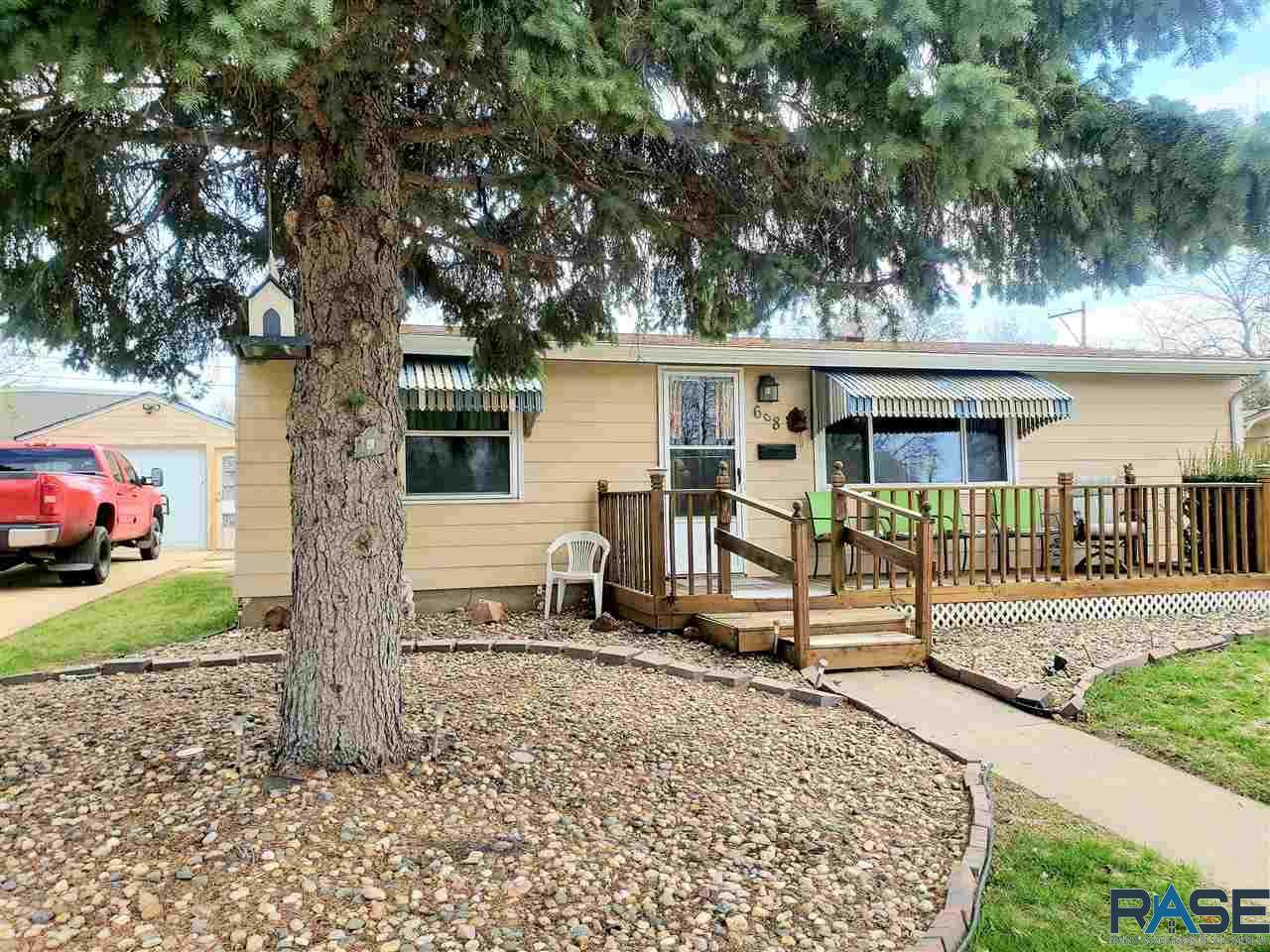 608 Blaine Ave - Photo 1