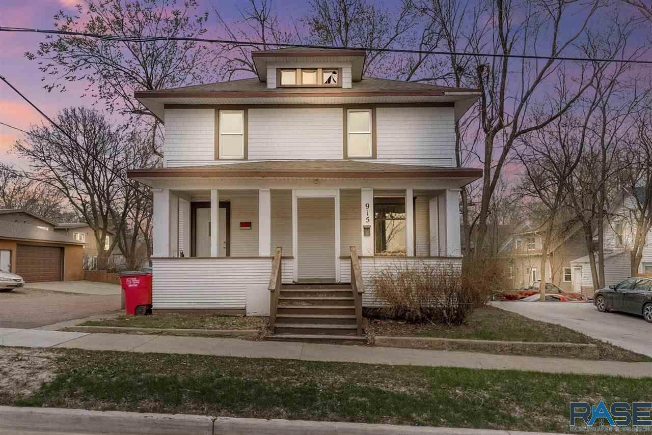 915 6th St - Photo 1