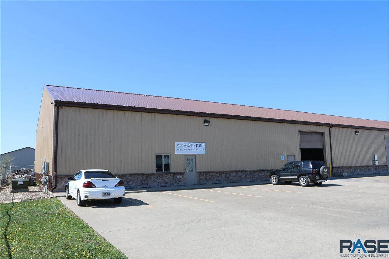 46923 Austin St - Photo 1