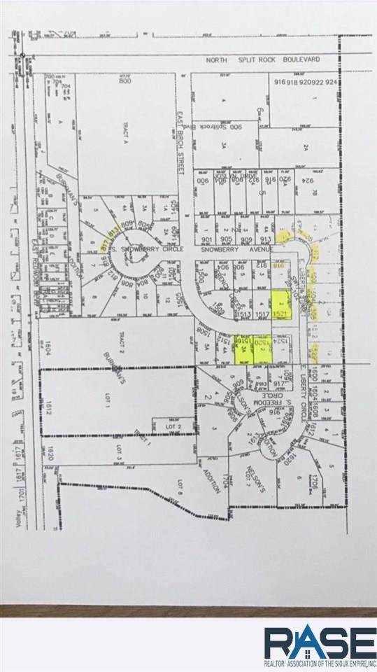 1520 Birch St - Photo 1