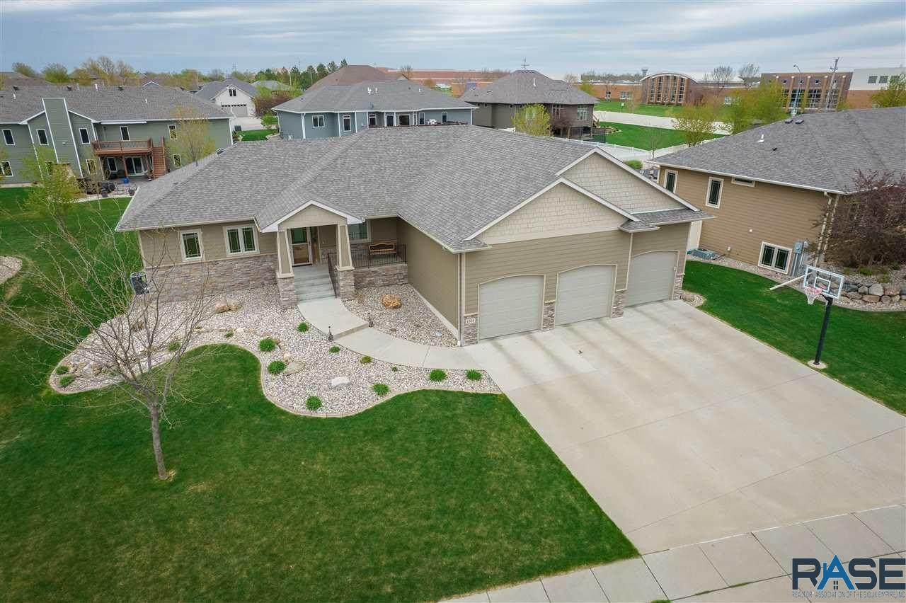 1308 Discovery Ave - Photo 1