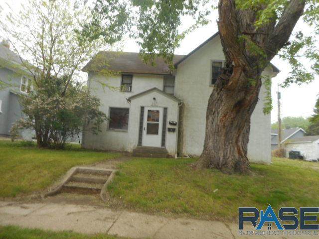 207 22 St - Photo 1