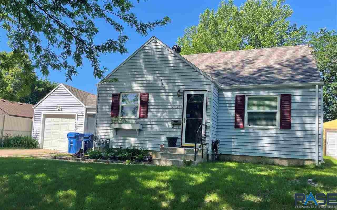 1313 S Glendale Ave - Photo 1