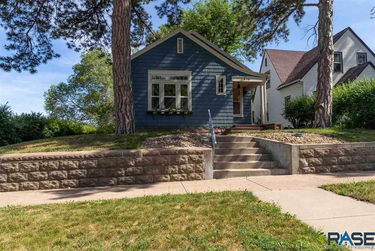 820 6th St - Photo 1