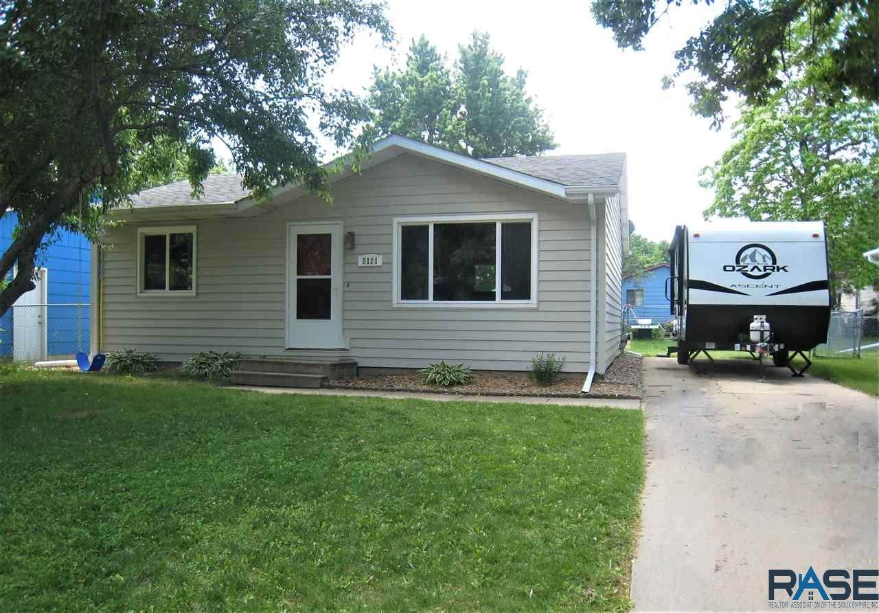 5121 16th St - Photo 1