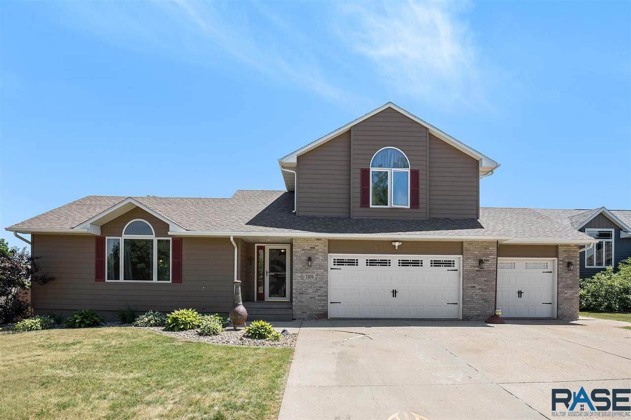 7101 Selkirk Trl - Photo 1