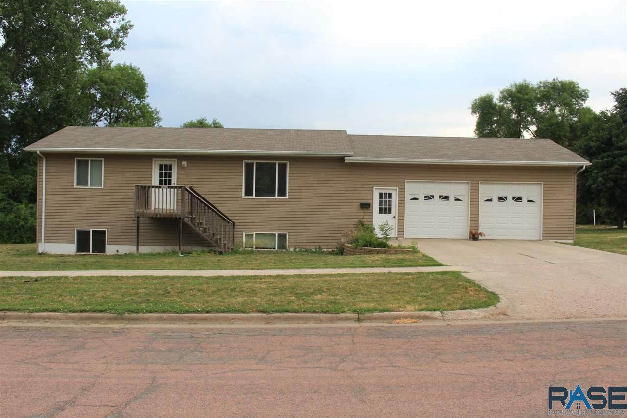 606 Union Ave - Photo 1