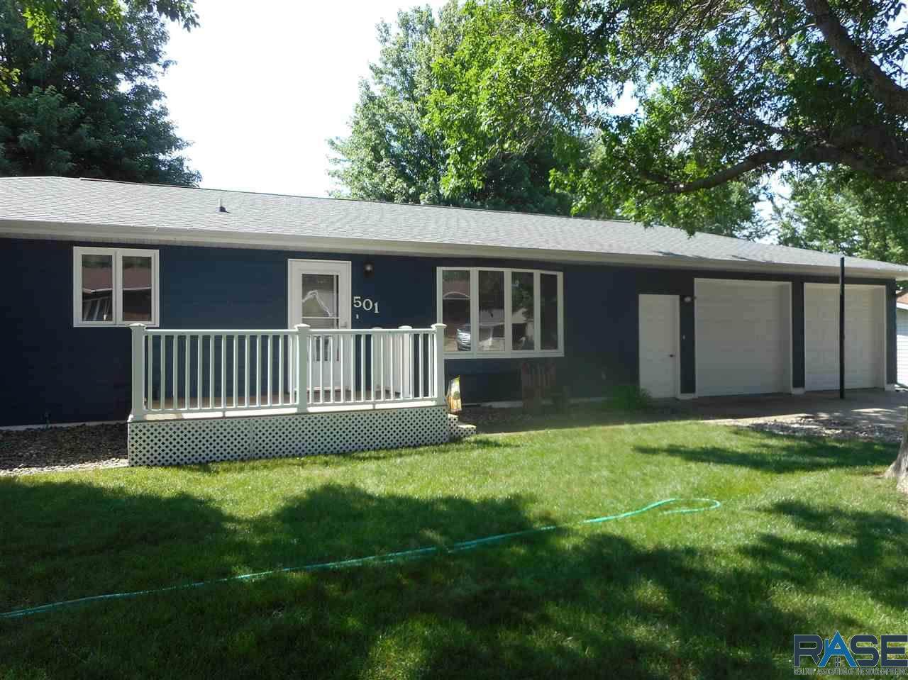 501 Jefferson Dr - Photo 1